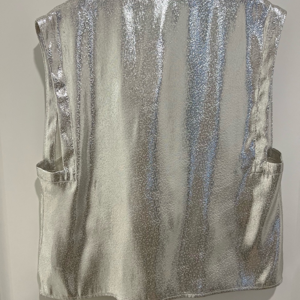 Gorgeous Sleeveless Top - Picture 8 of 17